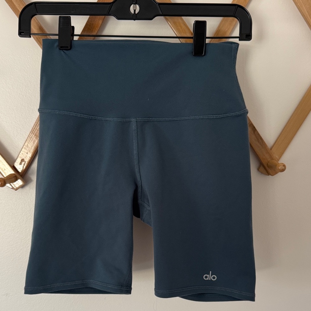 ALO Yoga Women's Blue Bike Shorts Size XSmall